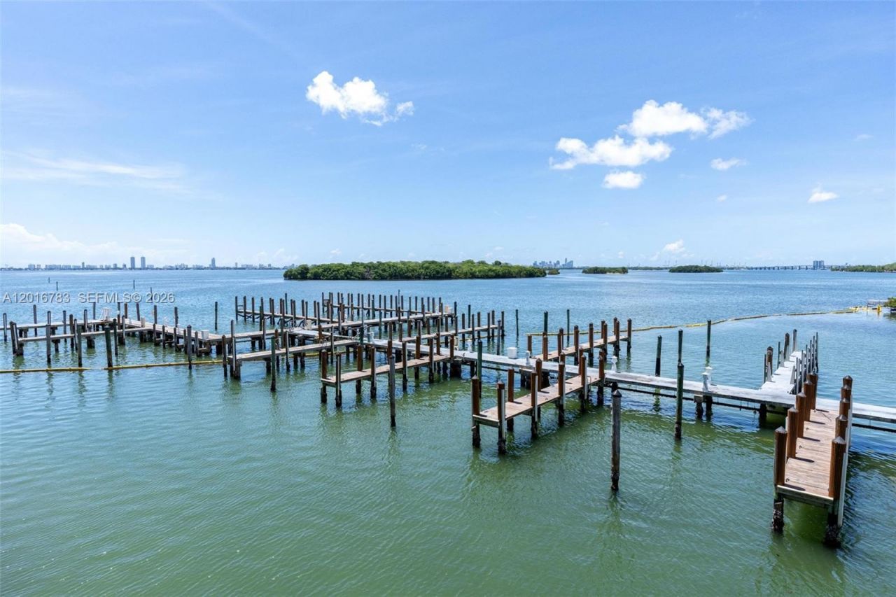770 NE 69th St , Unit 6D, Miami, FL 33138 Photo