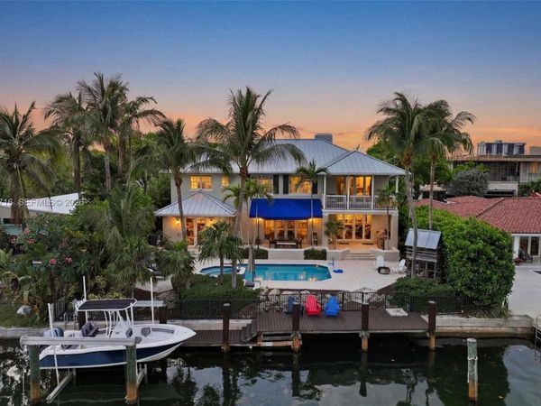 2310 Bayview Ln, North Miami, FL 33181