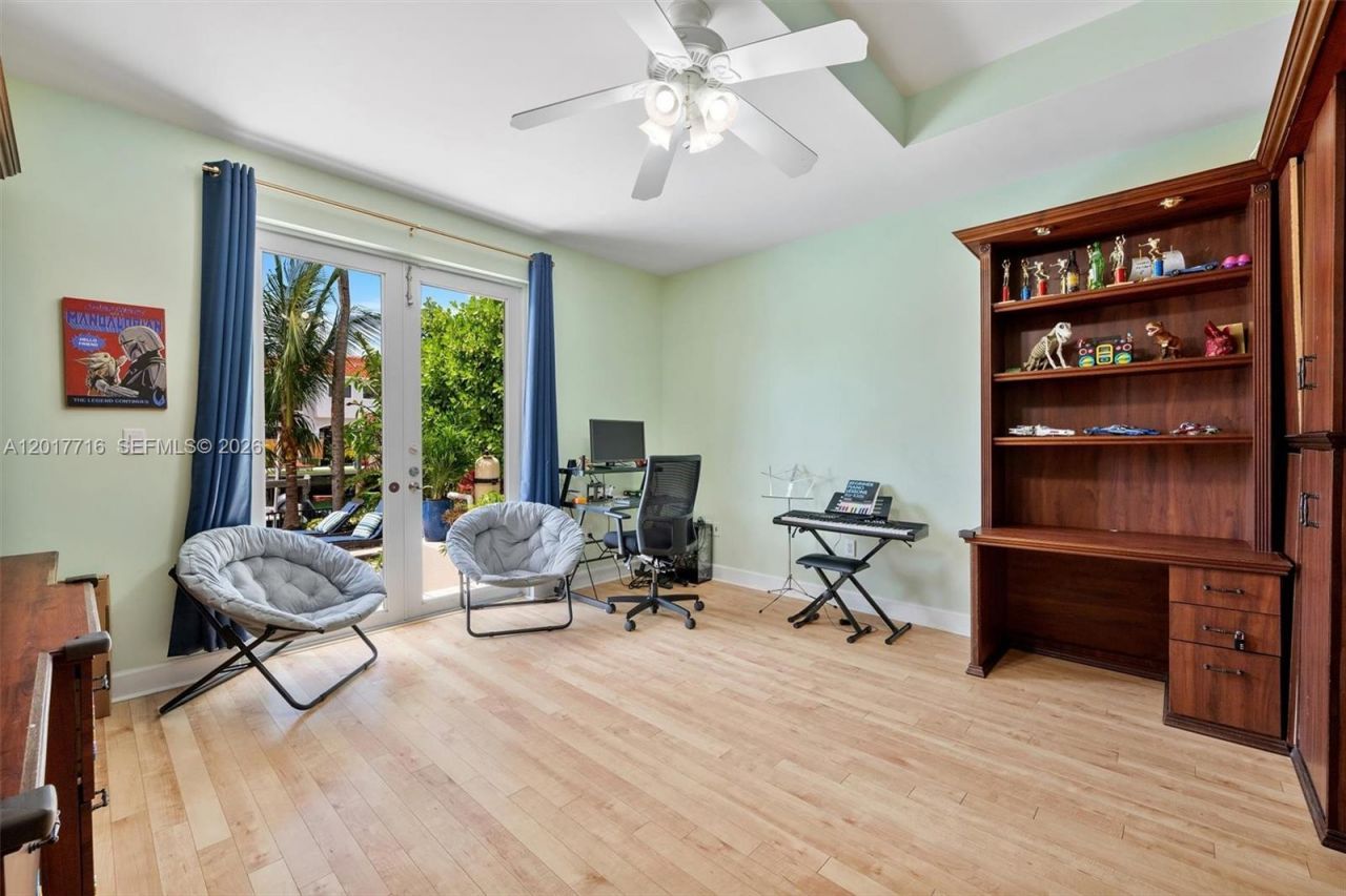 2310 Bayview Ln, North Miami, FL 33181 Photo