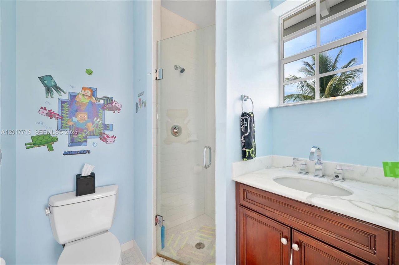 2310 Bayview Ln, North Miami, FL 33181 Photo