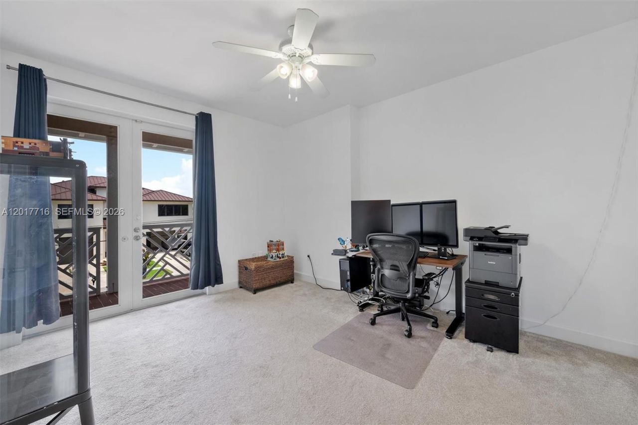 2310 Bayview Ln, North Miami, FL 33181 Photo