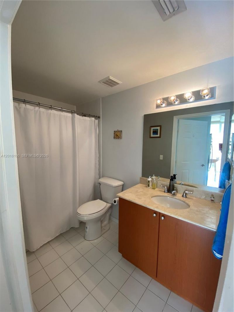 2425 SW 27th Ave , Unit 1008, Miami, FL 33145 Photo