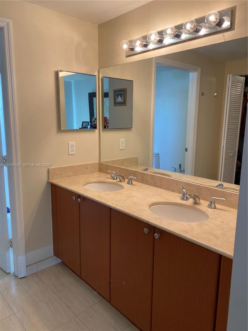 2425 SW 27th Ave , Unit 1008, Miami, FL 33145 Photo