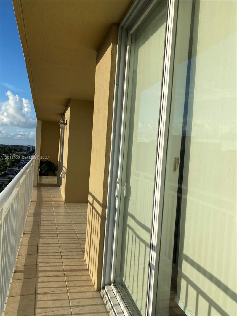 2425 SW 27th Ave , Unit 1008, Miami, FL 33145 Photo