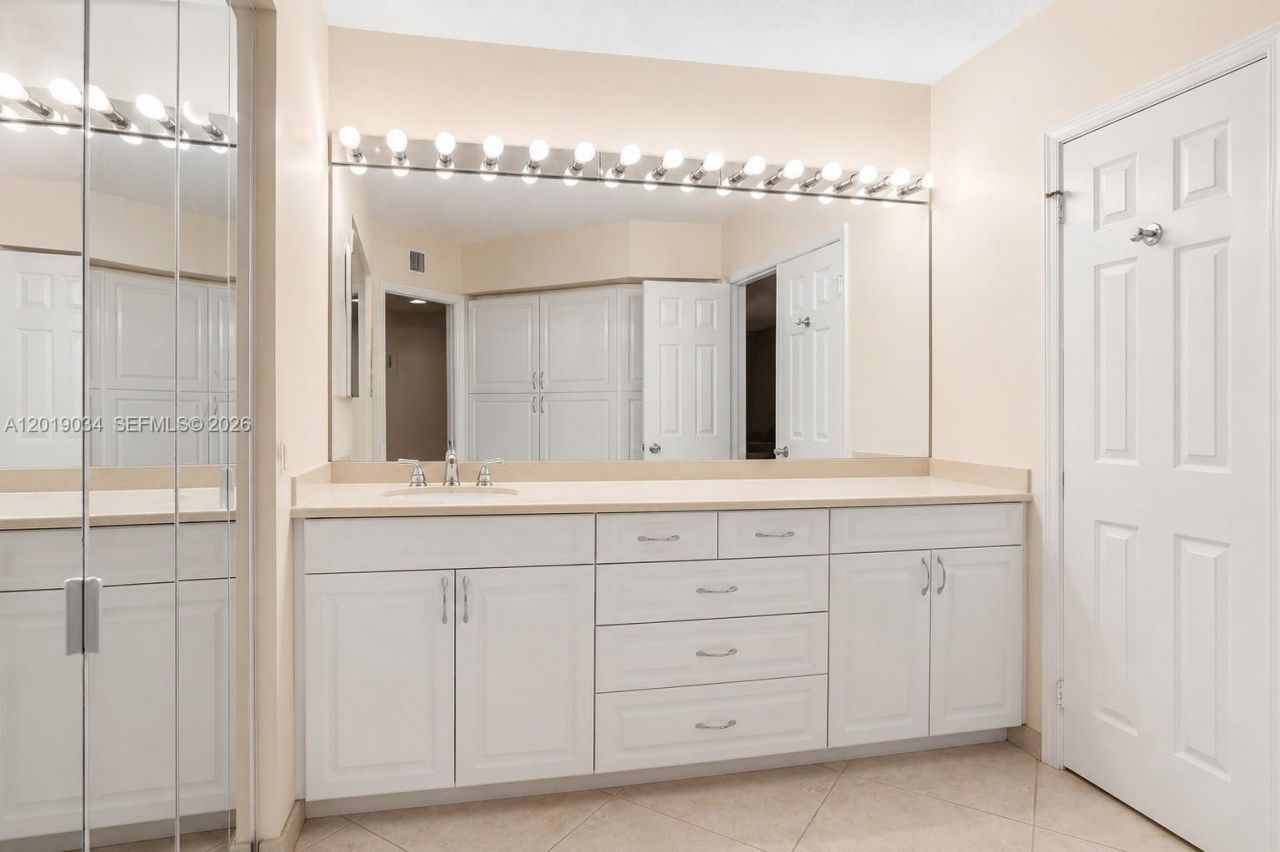 3530 Mystic Pointe Dr , Unit 1205, Aventura, FL 33180 Photo