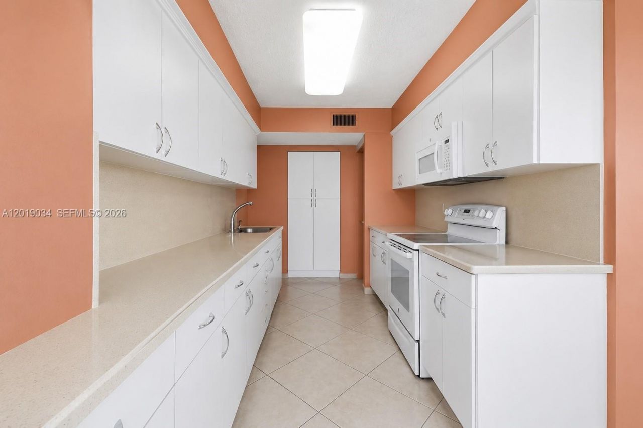 3530 Mystic Pointe Dr , Unit 1205, Aventura, FL 33180 Photo