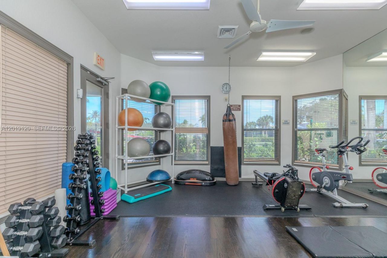 1480 Windjammer Way , Unit ., Hollywood, FL 33019 Photo