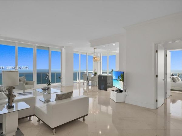 4779 Collins Ave , Unit PH 4301, Miami Beach, FL 33140