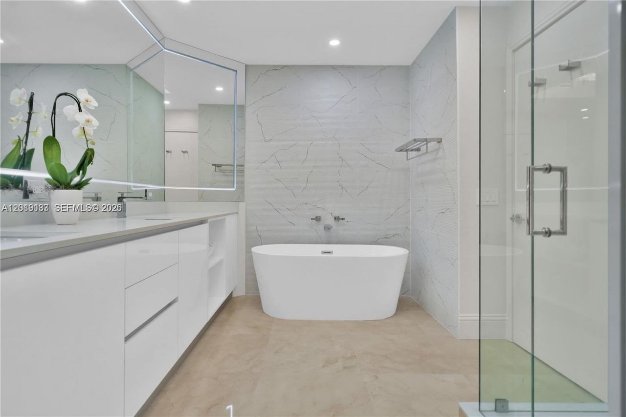 4779 Collins Ave , Unit PH 4301, Miami Beach, FL 33140 Photo