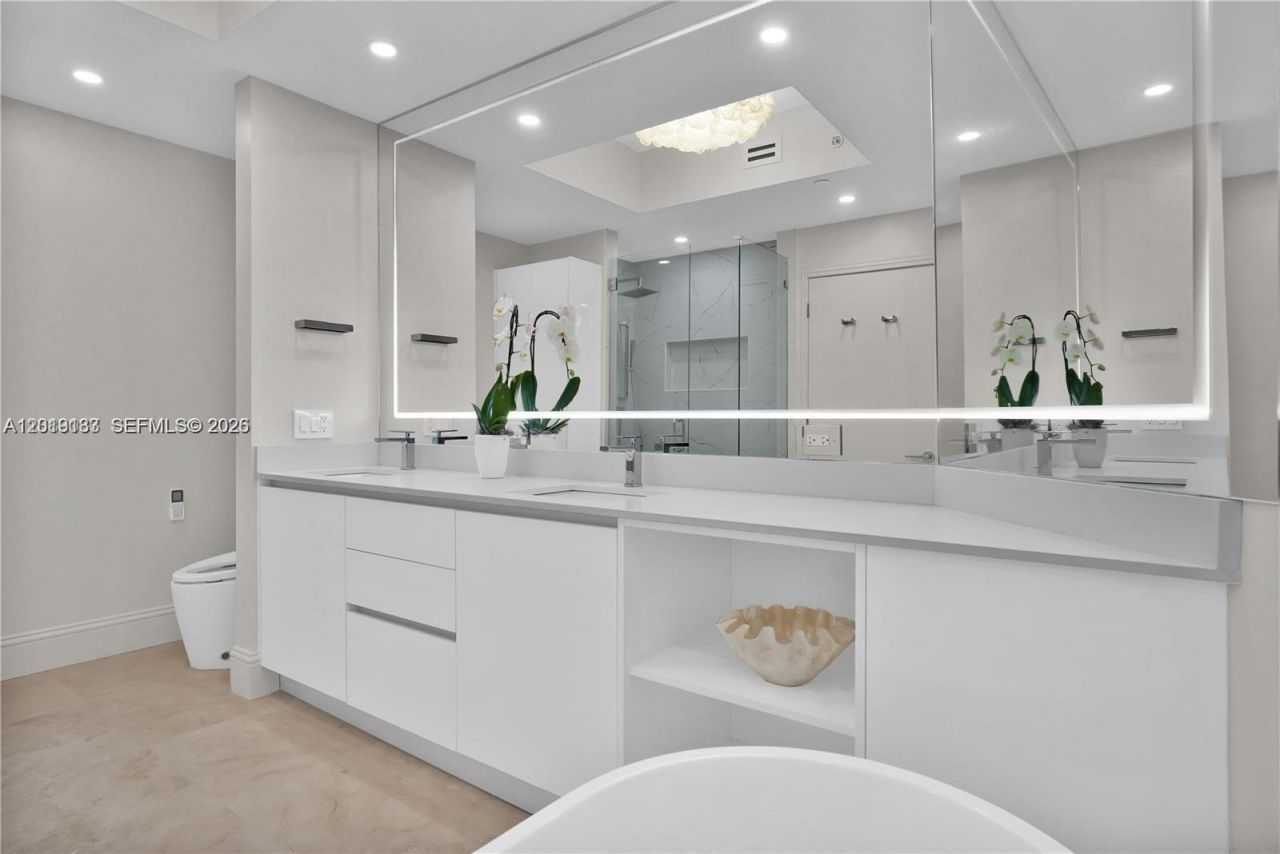 4779 Collins Ave , Unit PH 4301, Miami Beach, FL 33140 Photo