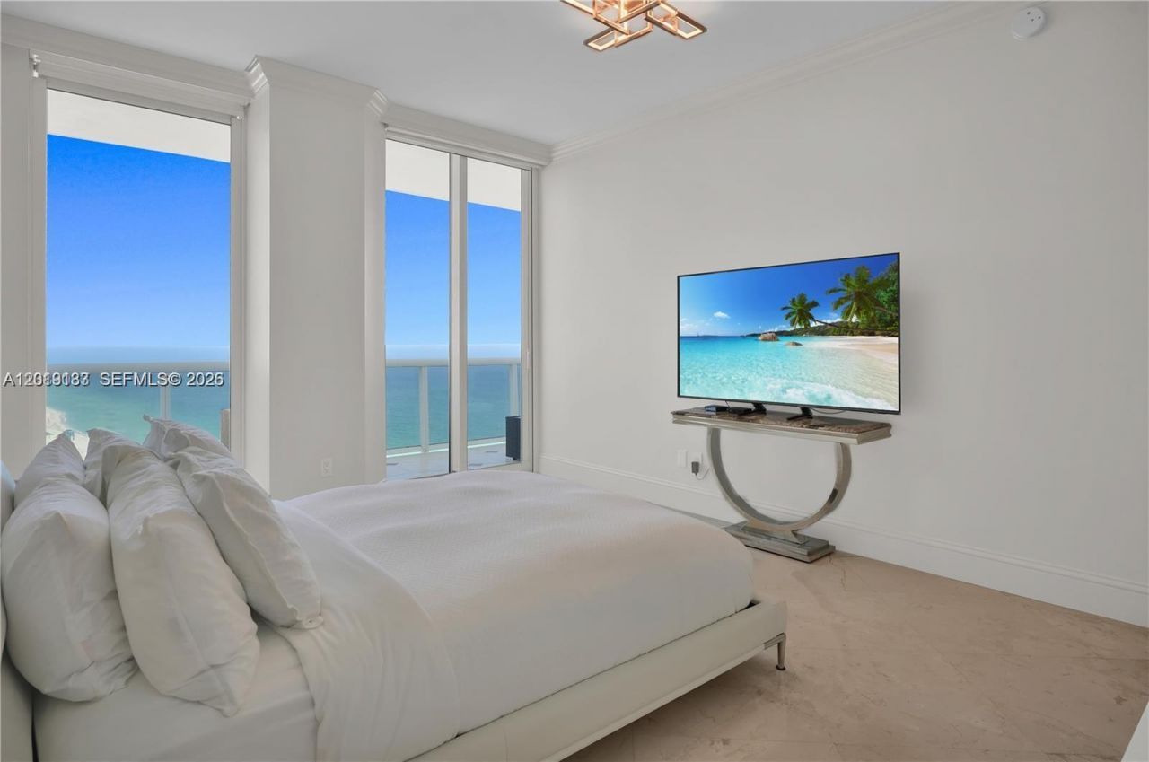 4779 Collins Ave , Unit PH 4301, Miami Beach, FL 33140 Photo