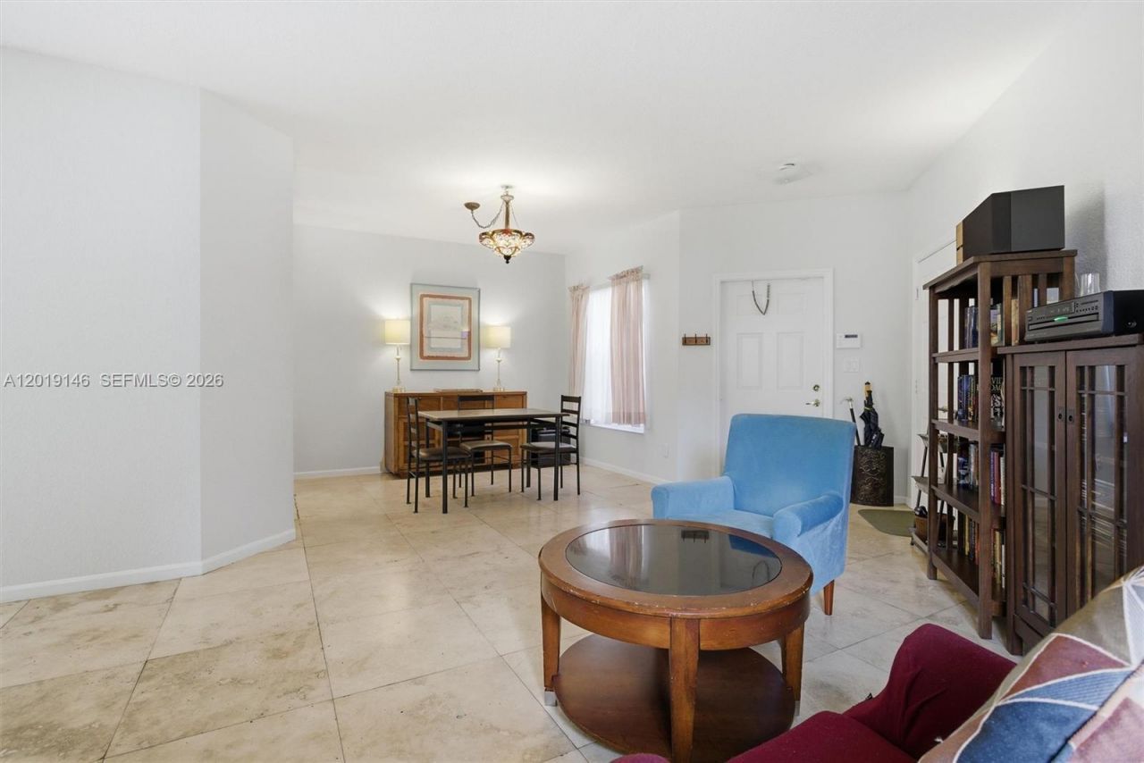 724 NW 170th Ter, Pembroke Pines, FL 33028 Photo