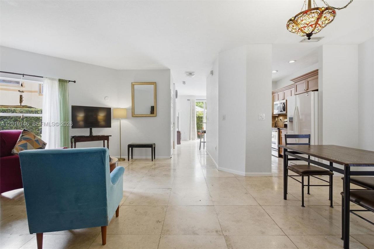 724 NW 170th Ter, Pembroke Pines, FL 33028 Photo