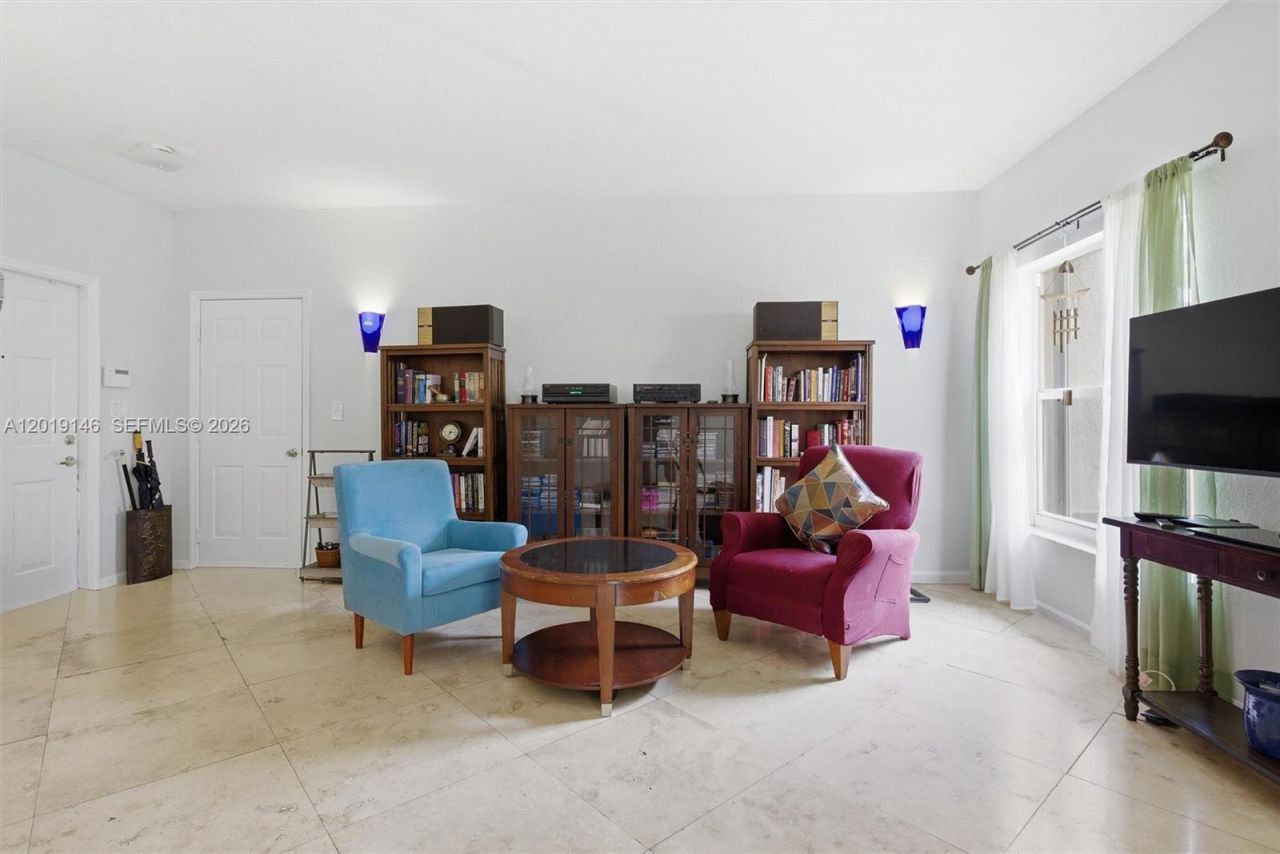 724 NW 170th Ter, Pembroke Pines, FL 33028 Photo