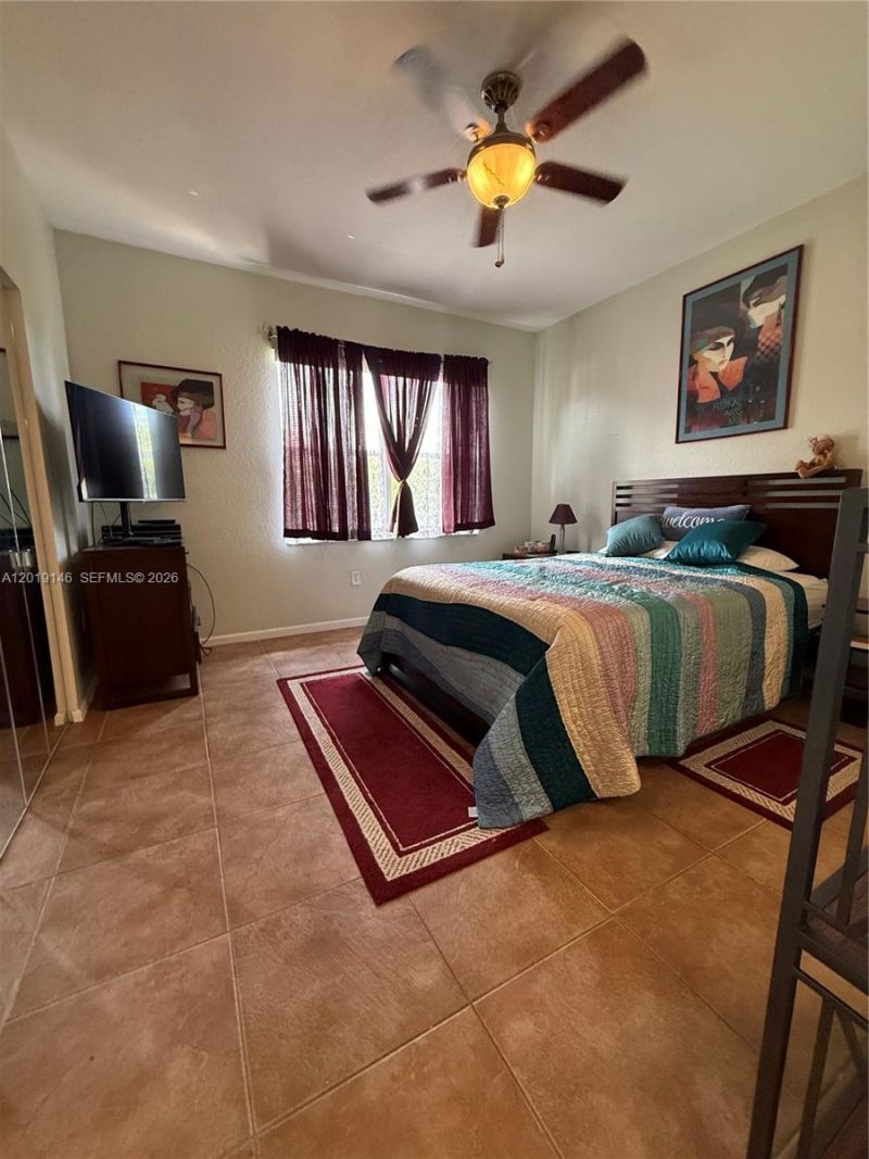 724 NW 170th Ter, Pembroke Pines, FL 33028 Photo