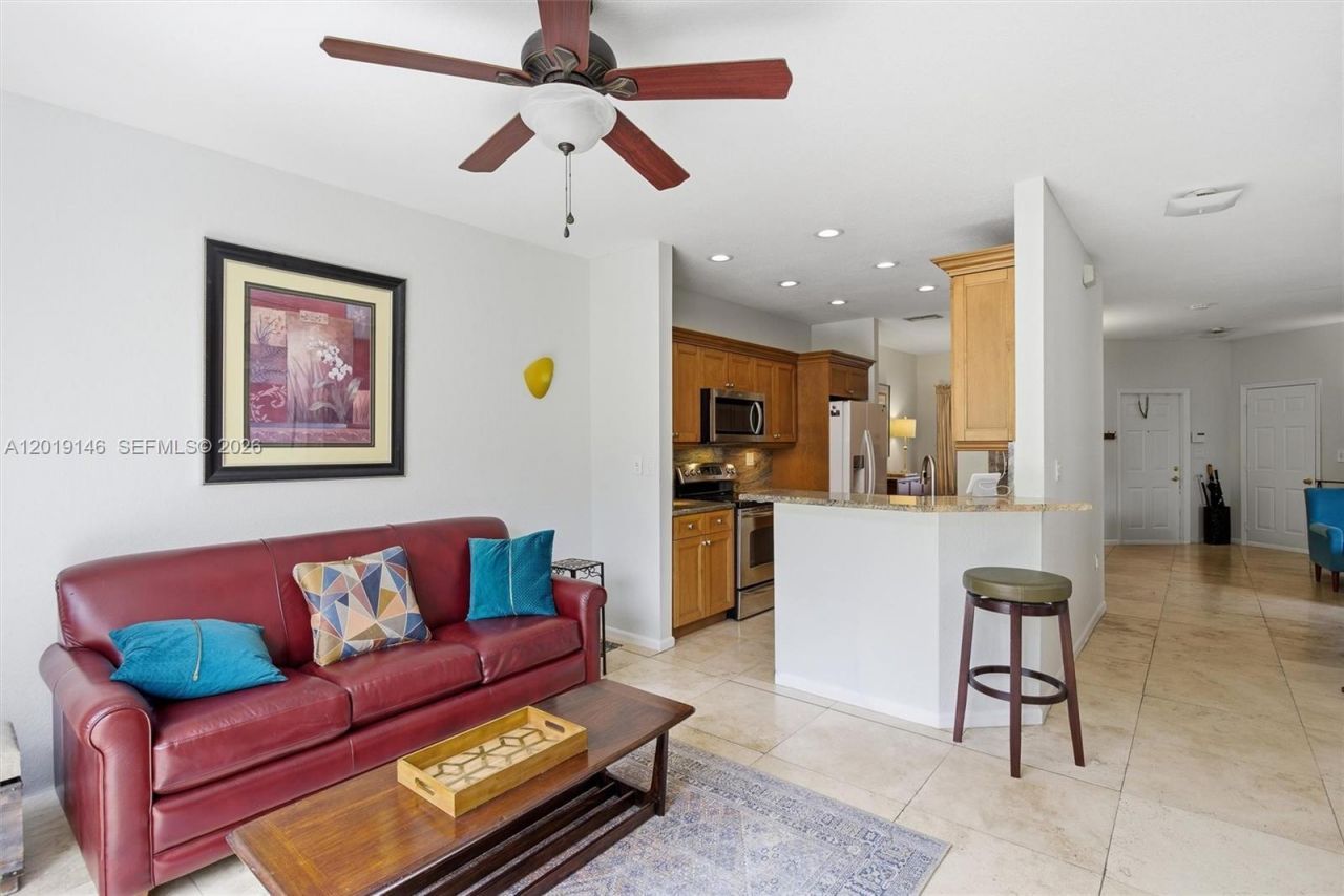 724 NW 170th Ter, Pembroke Pines, FL 33028 Photo