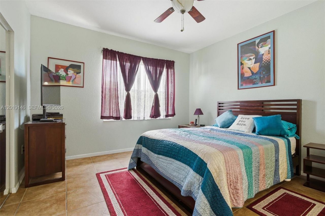 724 NW 170th Ter, Pembroke Pines, FL 33028 Photo