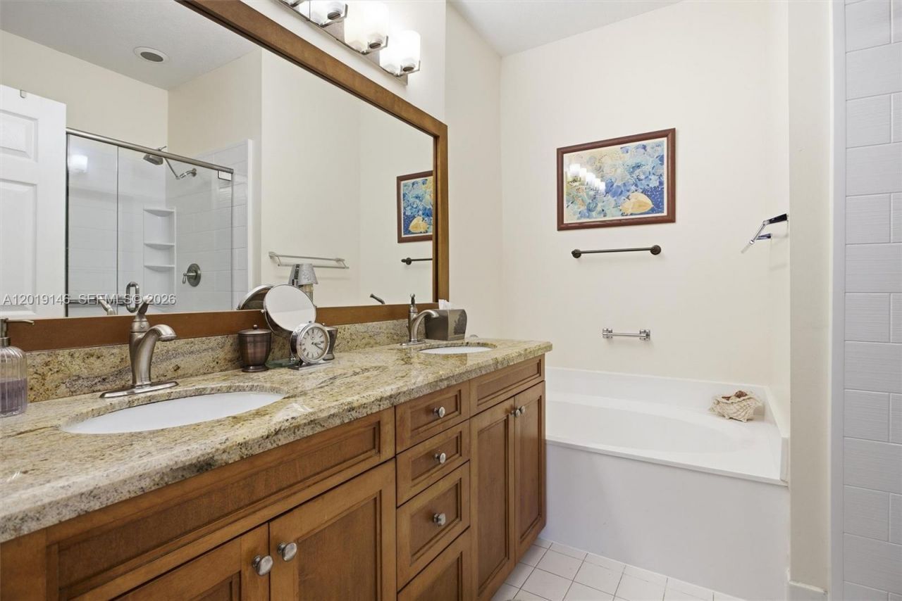 724 NW 170th Ter, Pembroke Pines, FL 33028 Photo