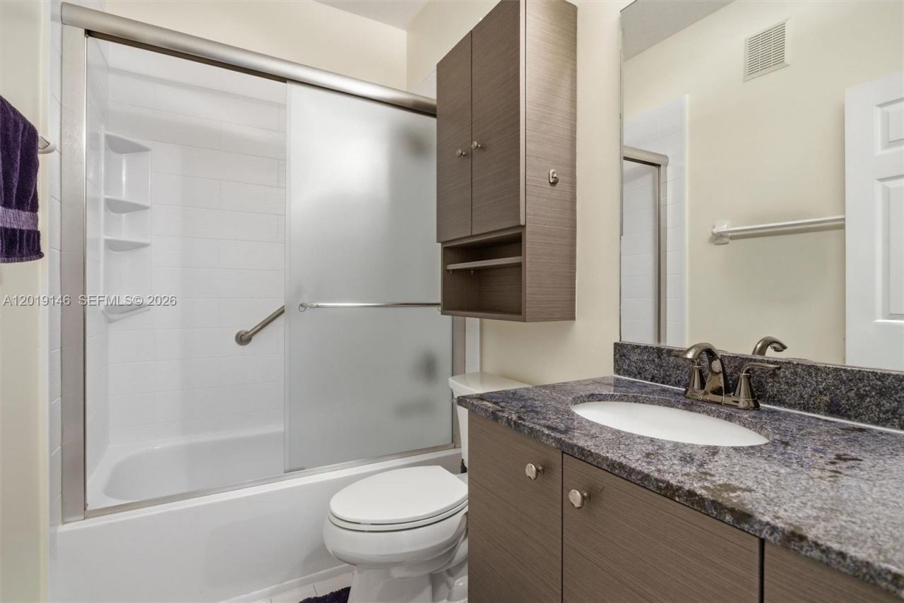 724 NW 170th Ter, Pembroke Pines, FL 33028 Photo