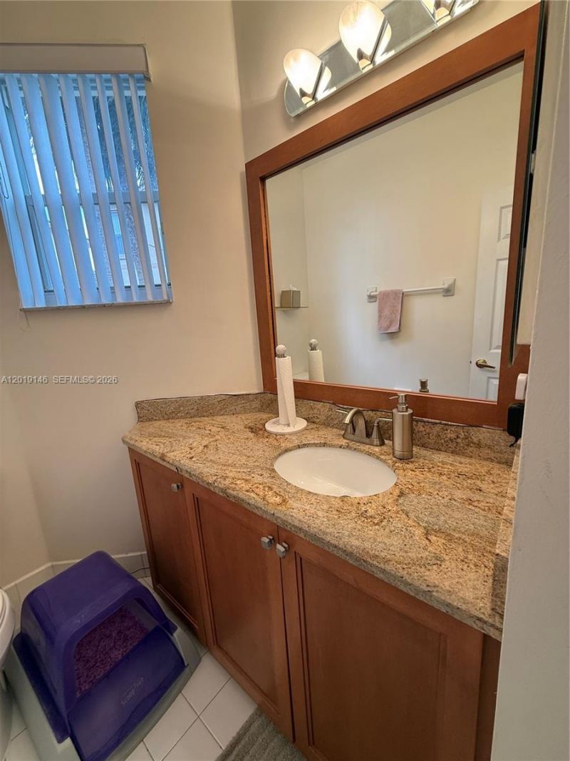 724 NW 170th Ter, Pembroke Pines, FL 33028 Photo