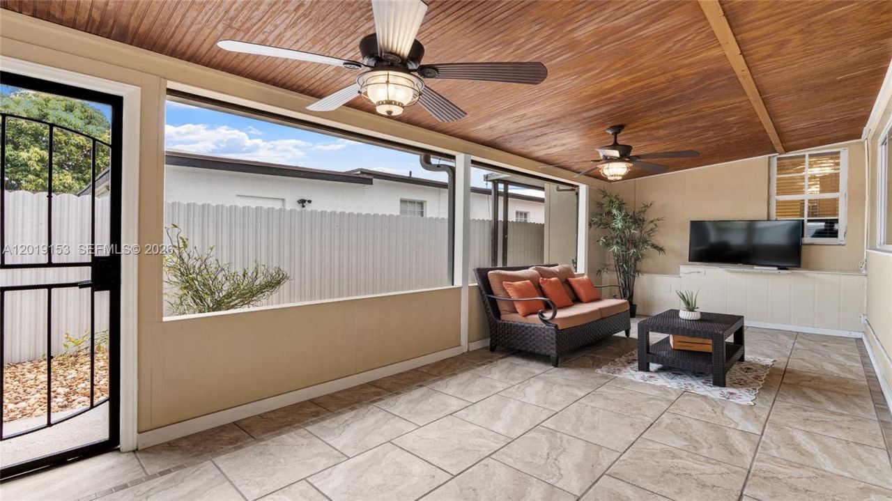 341 E 58th St, Hialeah, FL 33013 Photo