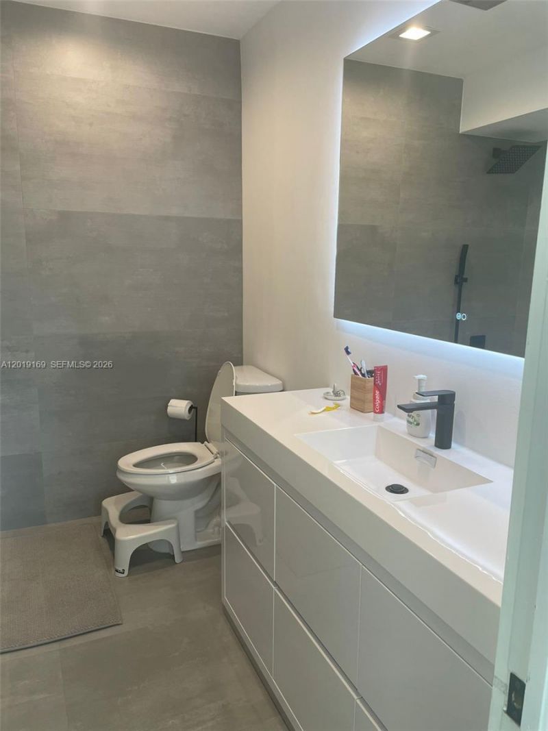 3720 NE 167th St , Unit 39, North Miami Beach, FL 33160 Photo