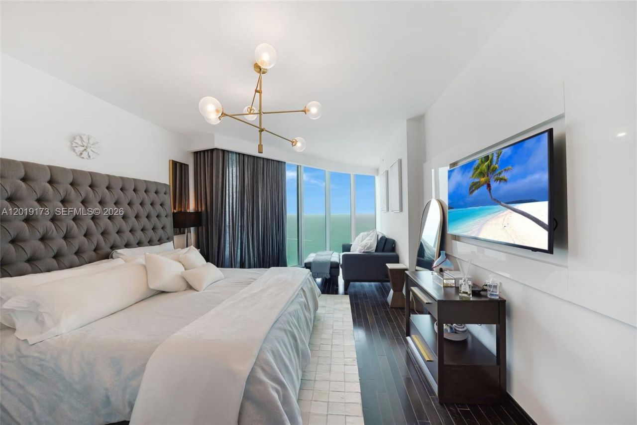 17001 Collins Ave , Unit 2805, Sunny Isles Beach, FL 33160 Photo