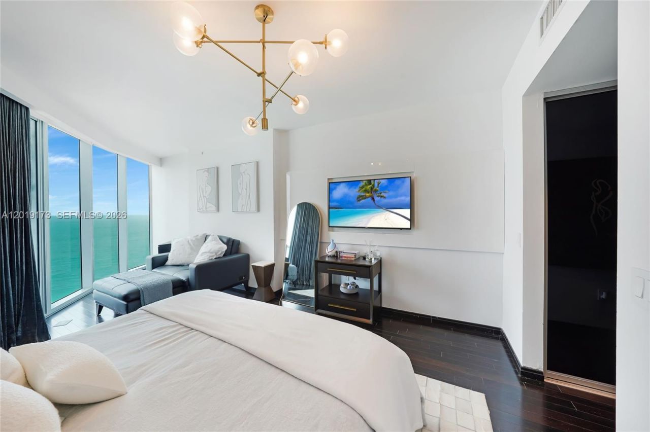 17001 Collins Ave , Unit 2805, Sunny Isles Beach, FL 33160 Photo