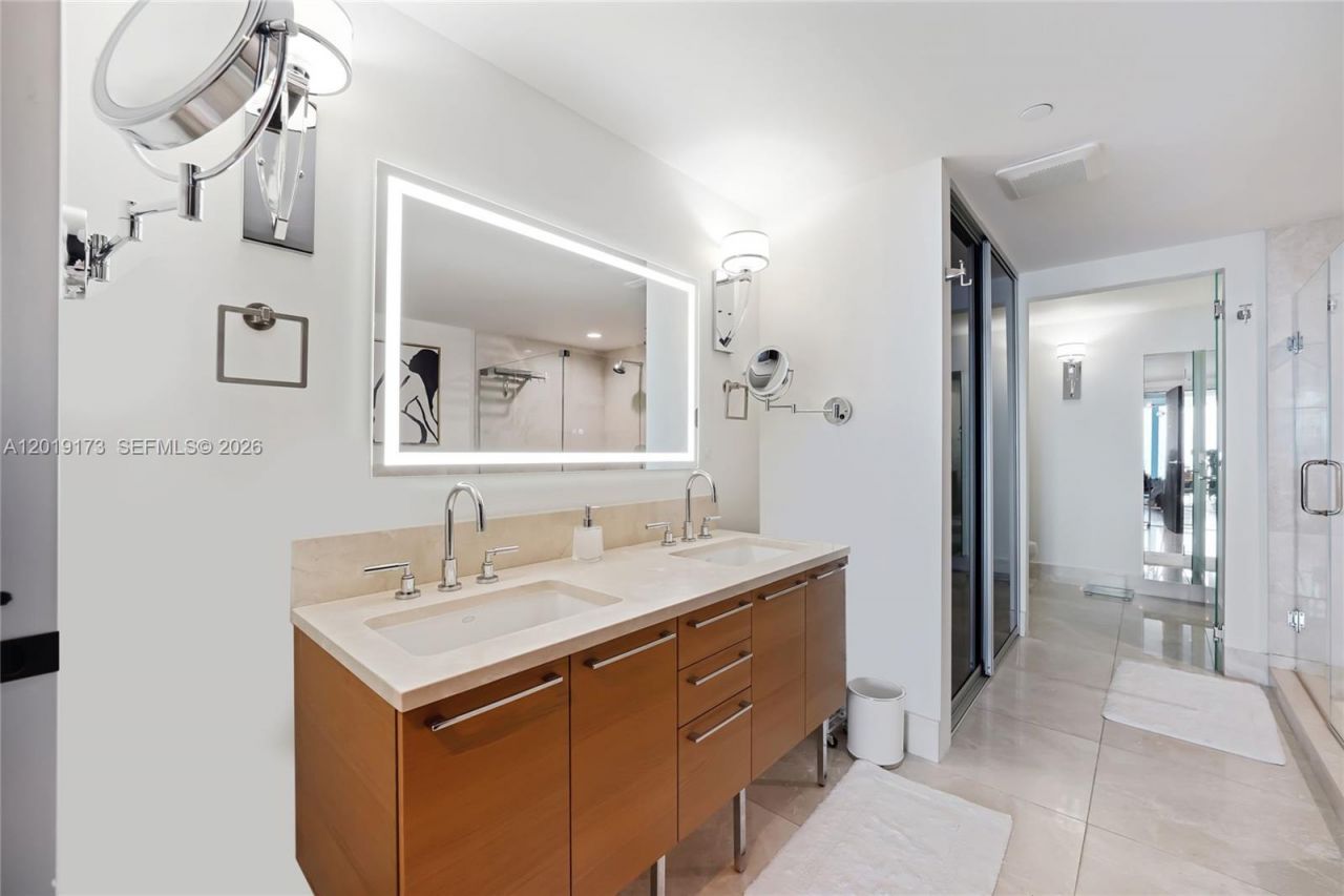 17001 Collins Ave , Unit 2805, Sunny Isles Beach, FL 33160 Photo