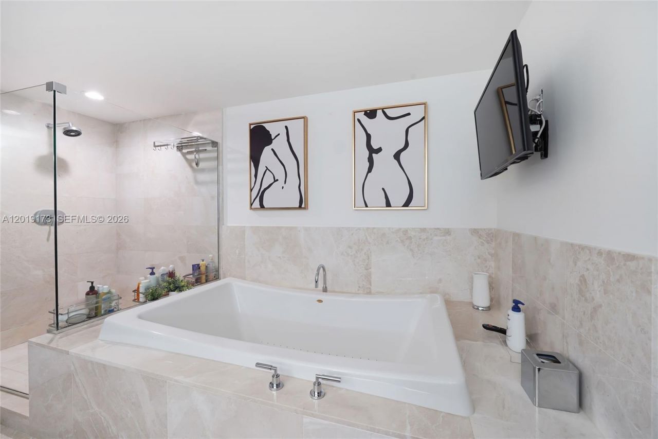 17001 Collins Ave , Unit 2805, Sunny Isles Beach, FL 33160 Photo