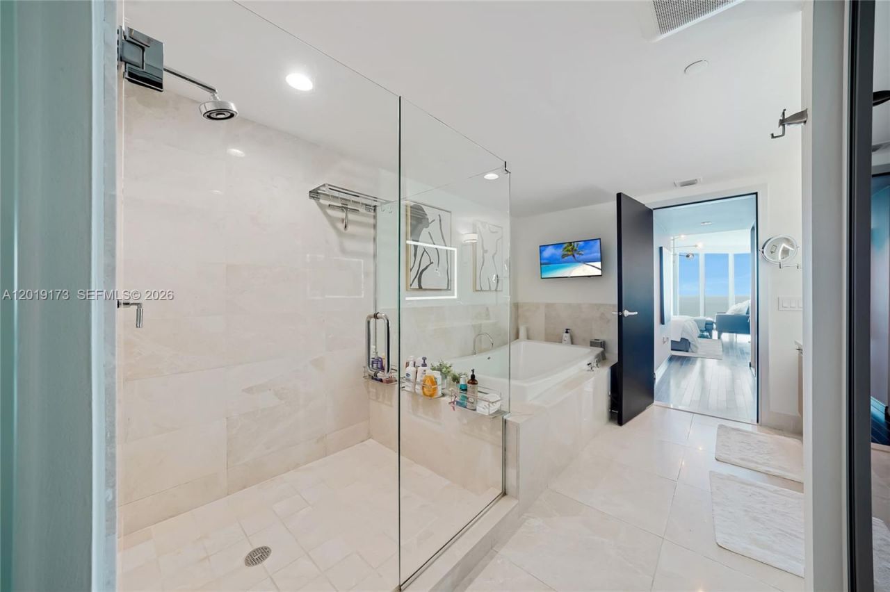 17001 Collins Ave , Unit 2805, Sunny Isles Beach, FL 33160 Photo
