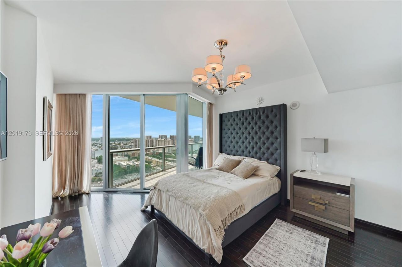 17001 Collins Ave , Unit 2805, Sunny Isles Beach, FL 33160 Photo