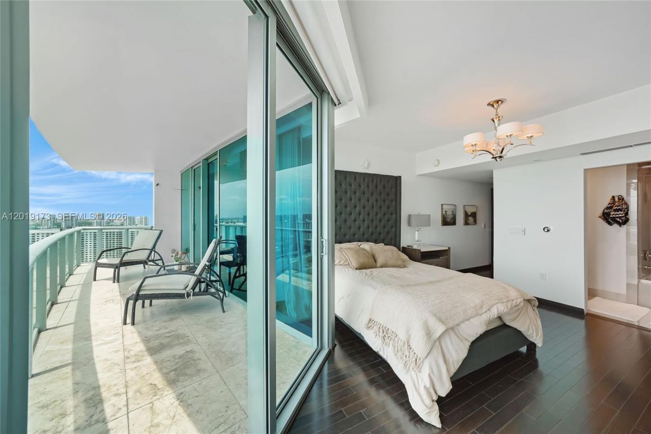 17001 Collins Ave , Unit 2805, Sunny Isles Beach, FL 33160 Photo