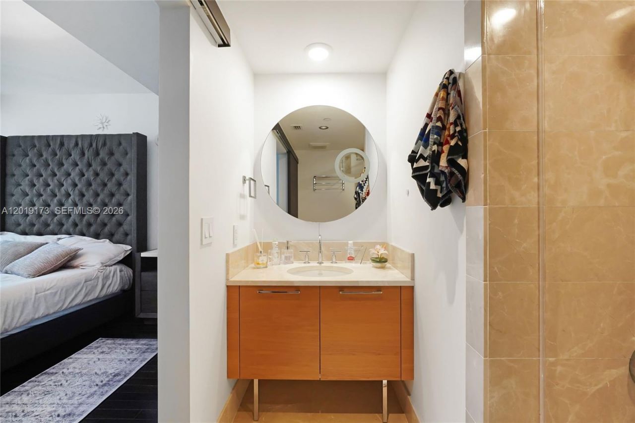 17001 Collins Ave , Unit 2805, Sunny Isles Beach, FL 33160 Photo