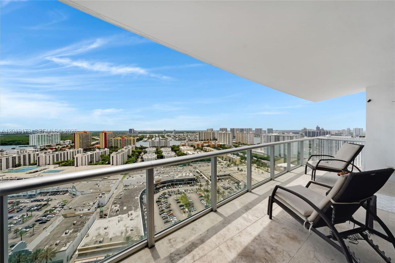 17001 Collins Ave , Unit 2805, Sunny Isles Beach, FL 33160 Photo