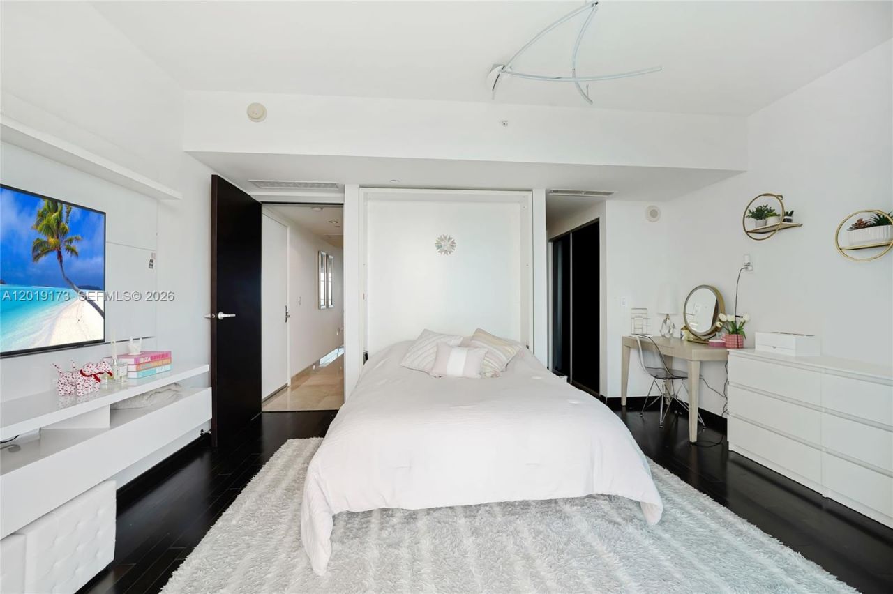 17001 Collins Ave , Unit 2805, Sunny Isles Beach, FL 33160 Photo