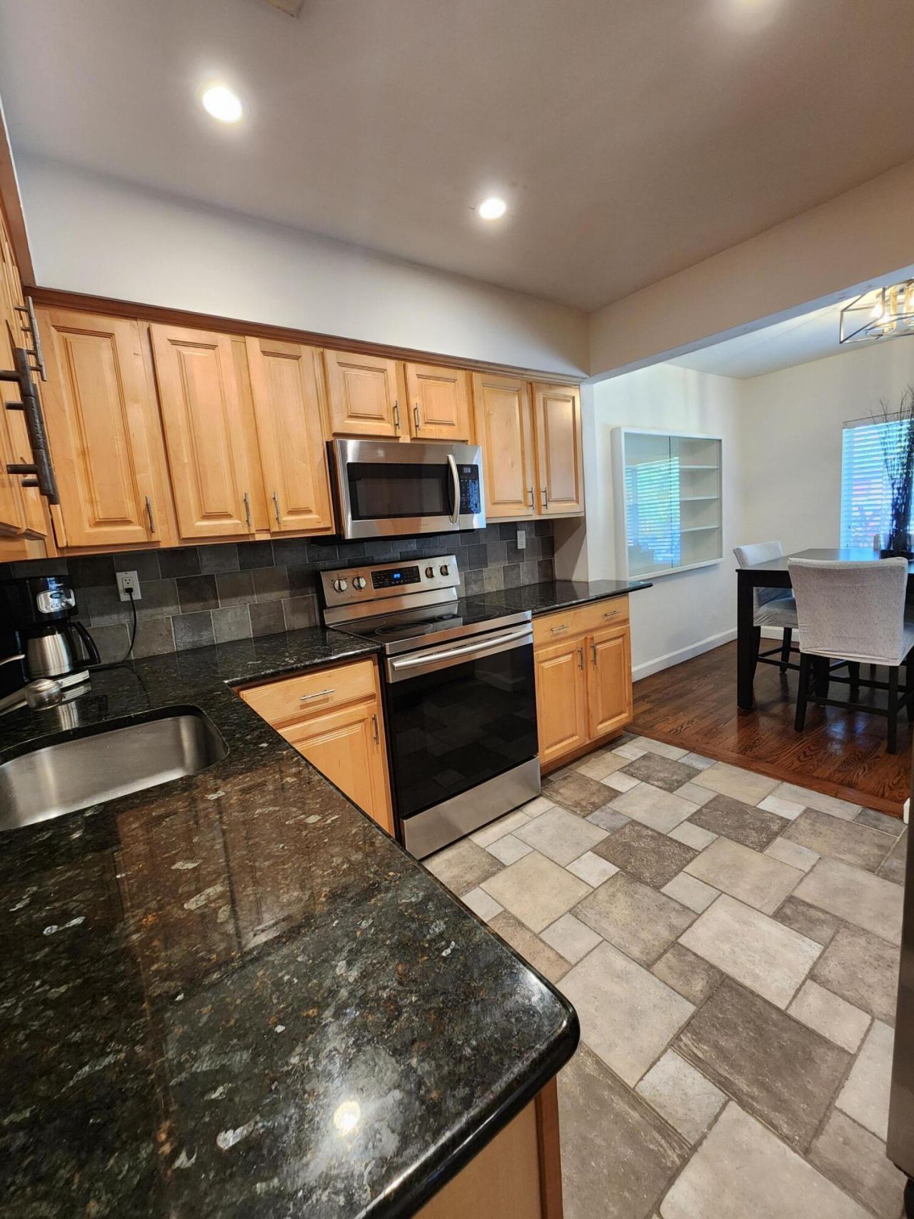 1207 NE 12th Avenue, Fort Lauderdale, FL 33304 Photo