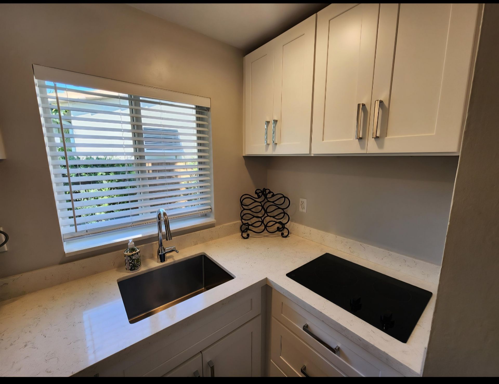 1207 NE 12th Avenue, Fort Lauderdale, FL 33304 Photo