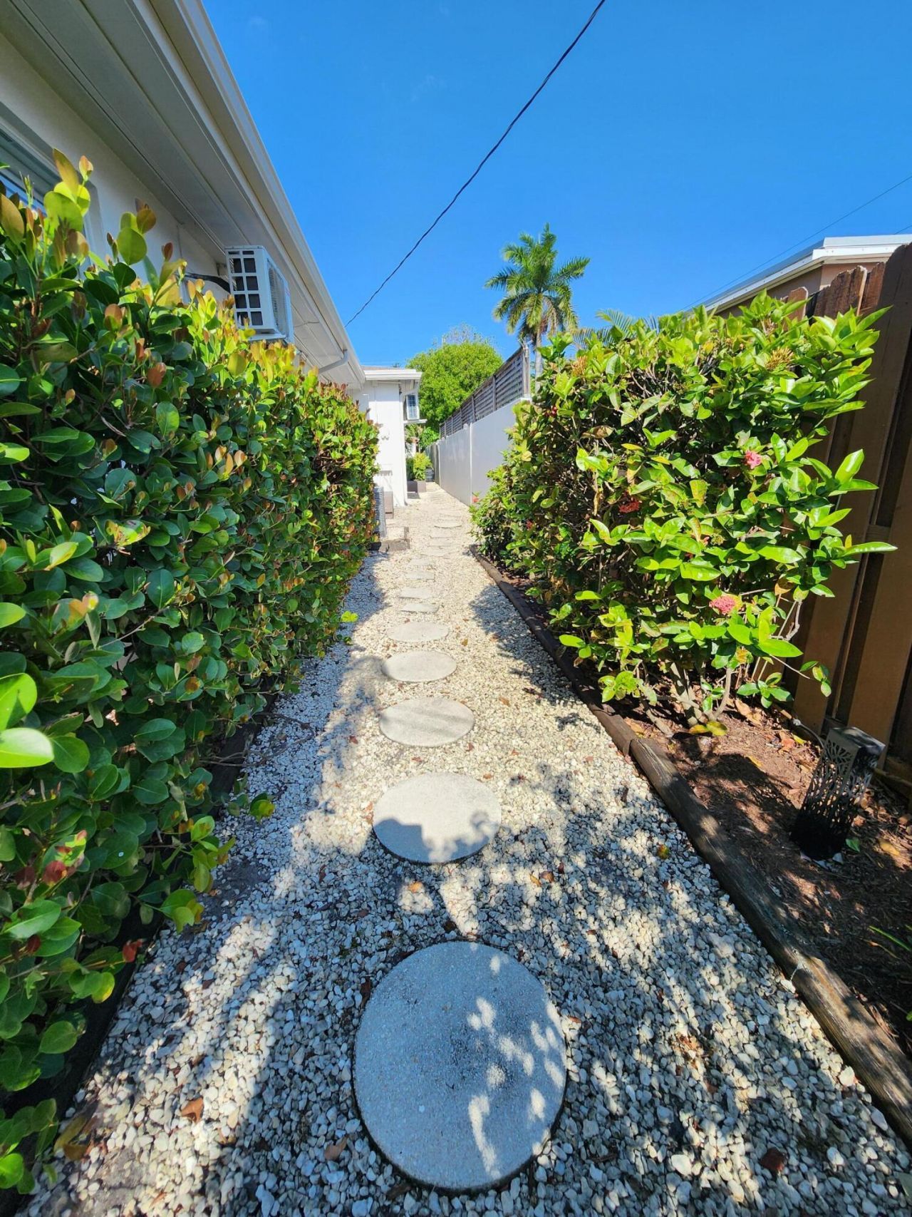 1207 NE 12th Avenue, Fort Lauderdale, FL 33304 Photo