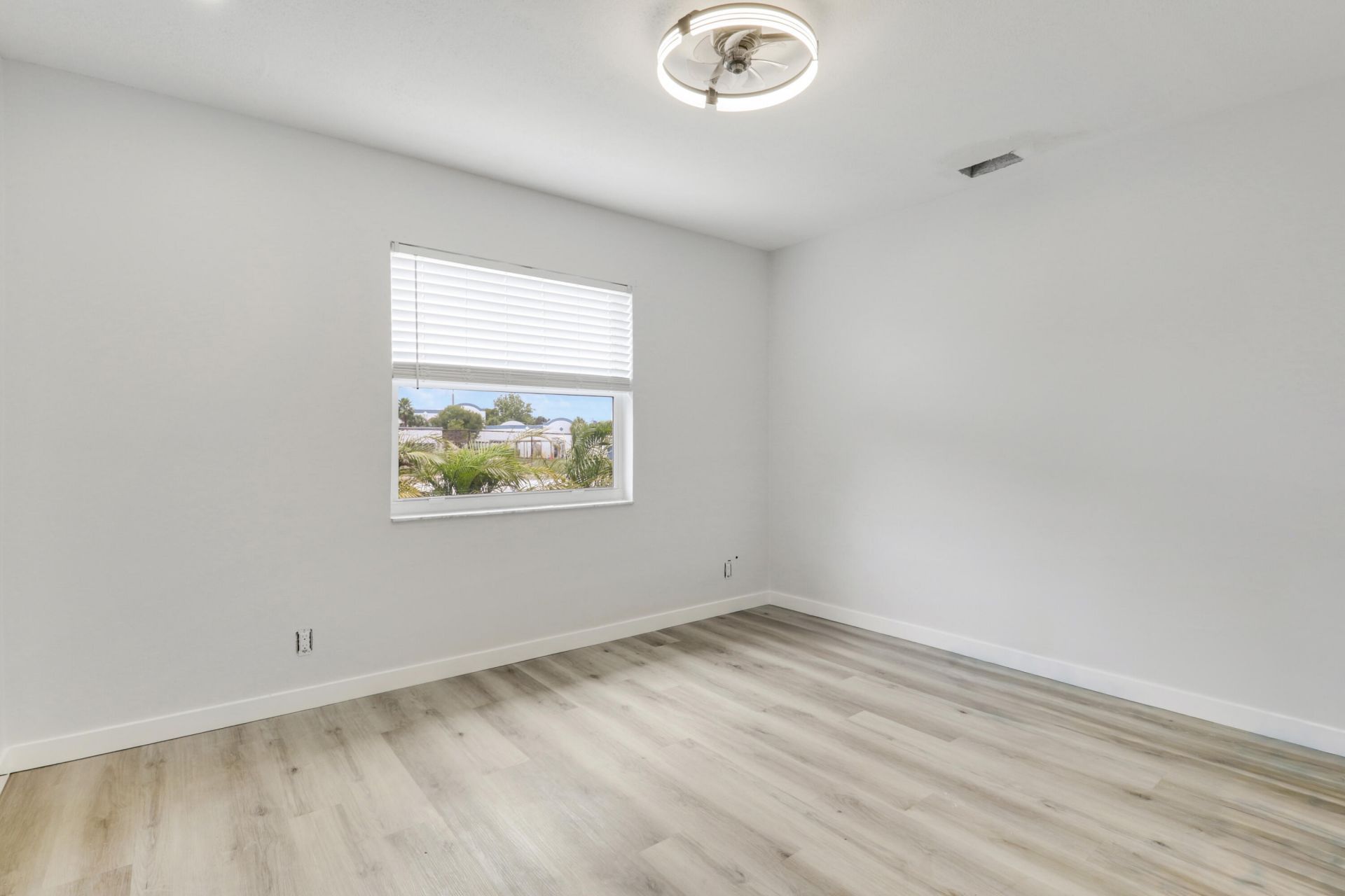 748 Tallapoosa Street, West Palm Beach, FL 33405 Photo