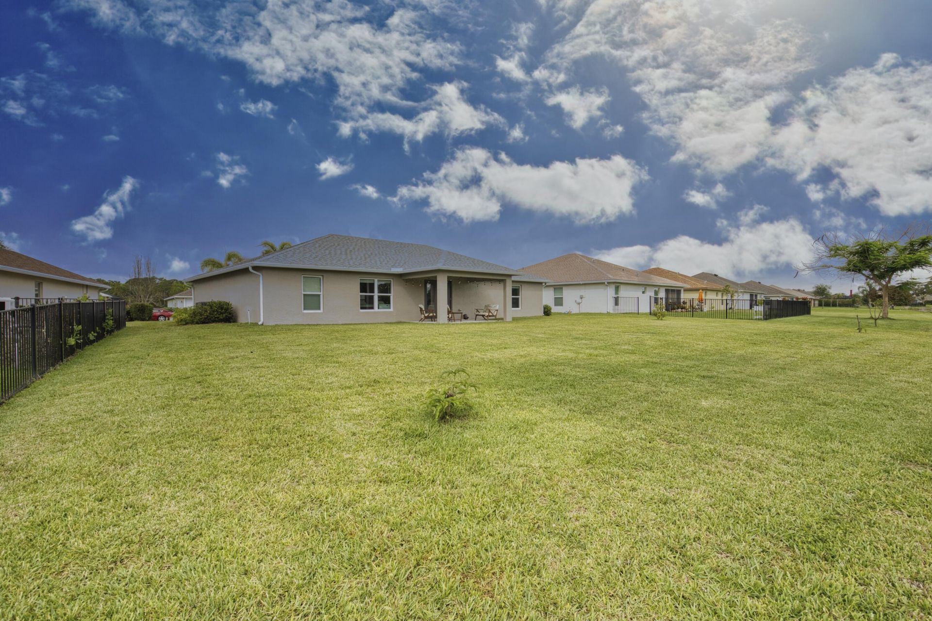 375 SW Vista Lake Drive, Port Saint Lucie, FL 34953 Photo