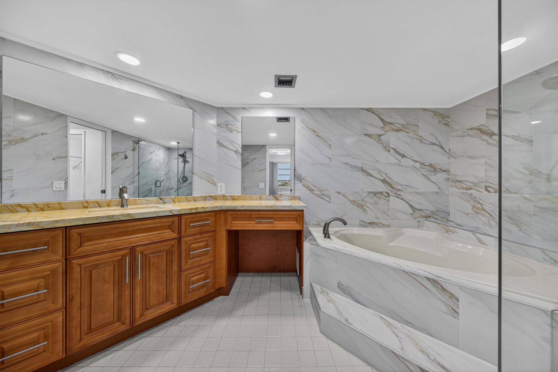 3503 Oaks Way, Unit 505, Pompano Beach, FL 33069 Photo