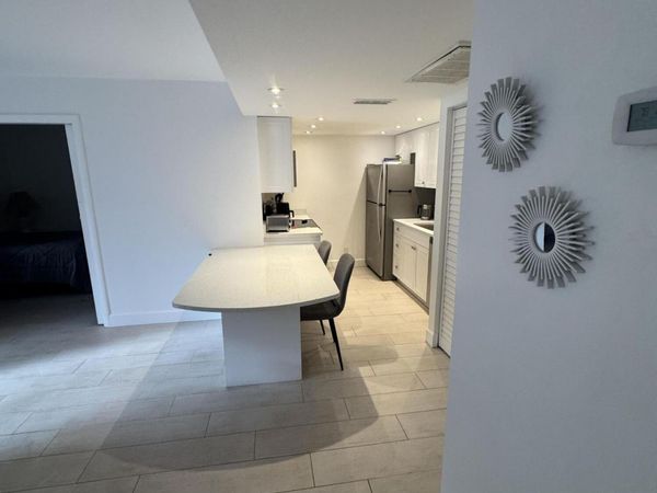 612 Executive Center Drive, Unit 102, West Palm Beach, FL 33401
