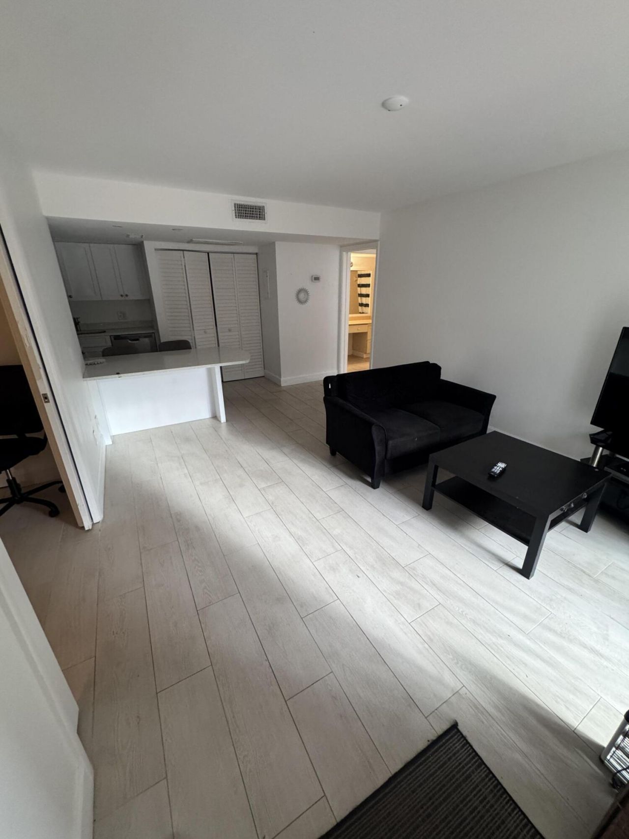 612 Executive Center Drive, Unit 102, West Palm Beach, FL 33401 Photo