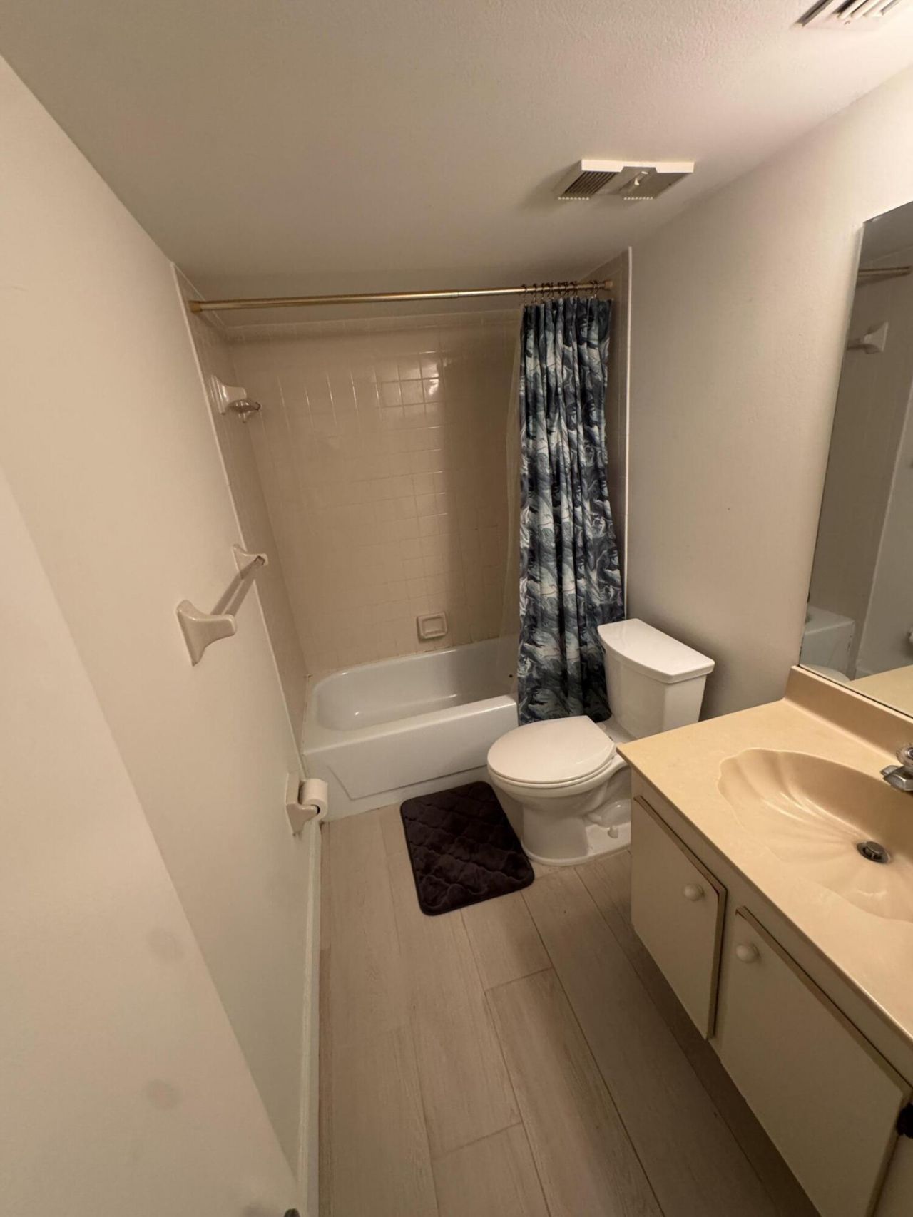 612 Executive Center Drive, Unit 102, West Palm Beach, FL 33401 Photo