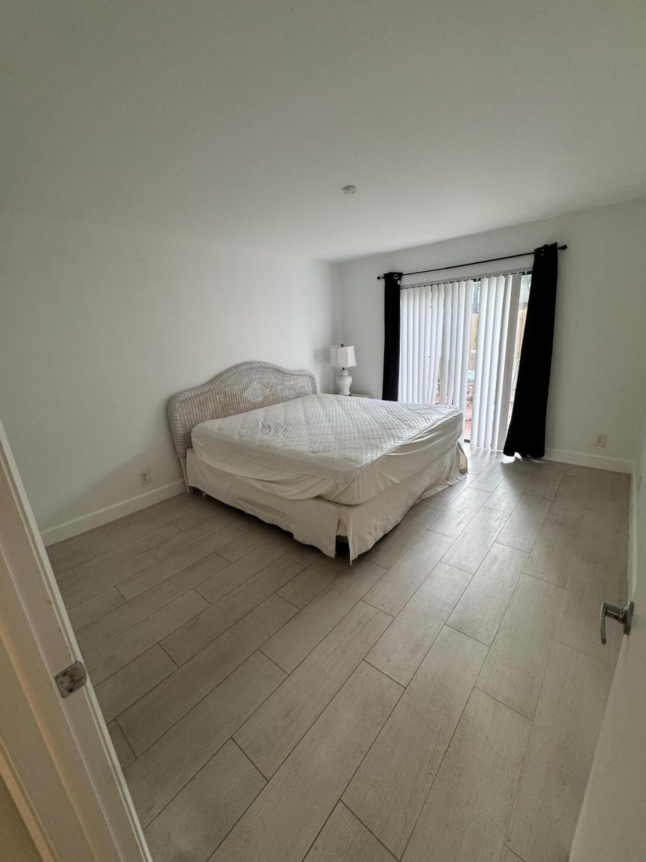 612 Executive Center Drive, Unit 102, West Palm Beach, FL 33401 Photo