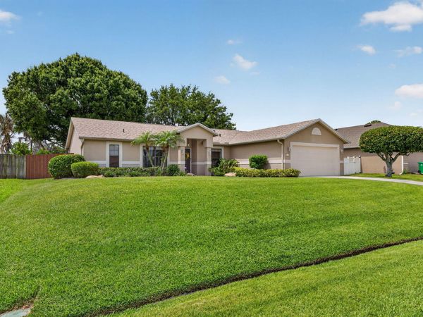 6771 NW Abigail Avenue, Port St. Lucie, FL 34983