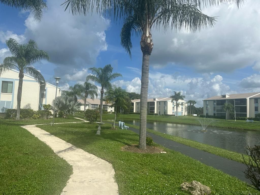 1102 Green Pine Boulevard, Unit B1, West Palm Beach, FL 33409 Photo