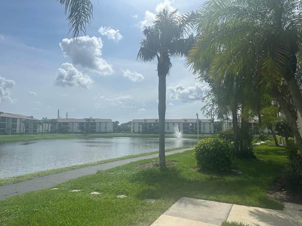 1102 Green Pine Boulevard, Unit B1, West Palm Beach, FL 33409 Photo