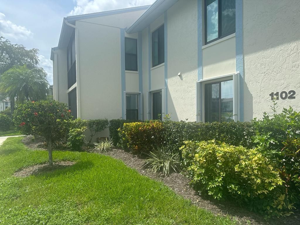 1102 Green Pine Boulevard, Unit B1, West Palm Beach, FL 33409 Photo